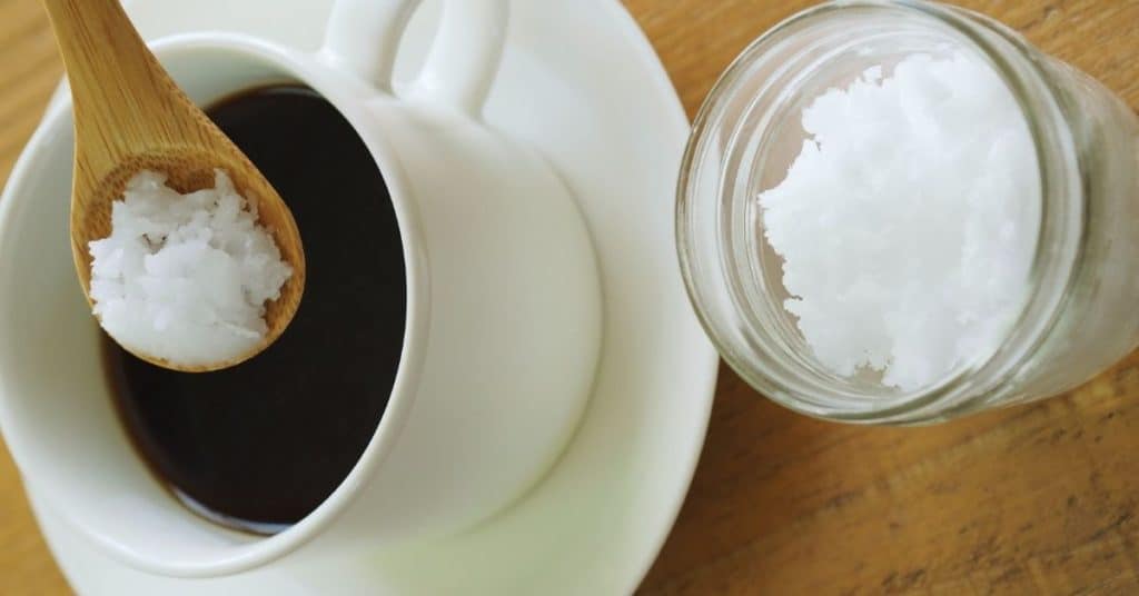 5 reasons to try putting coconut oil in your coffee